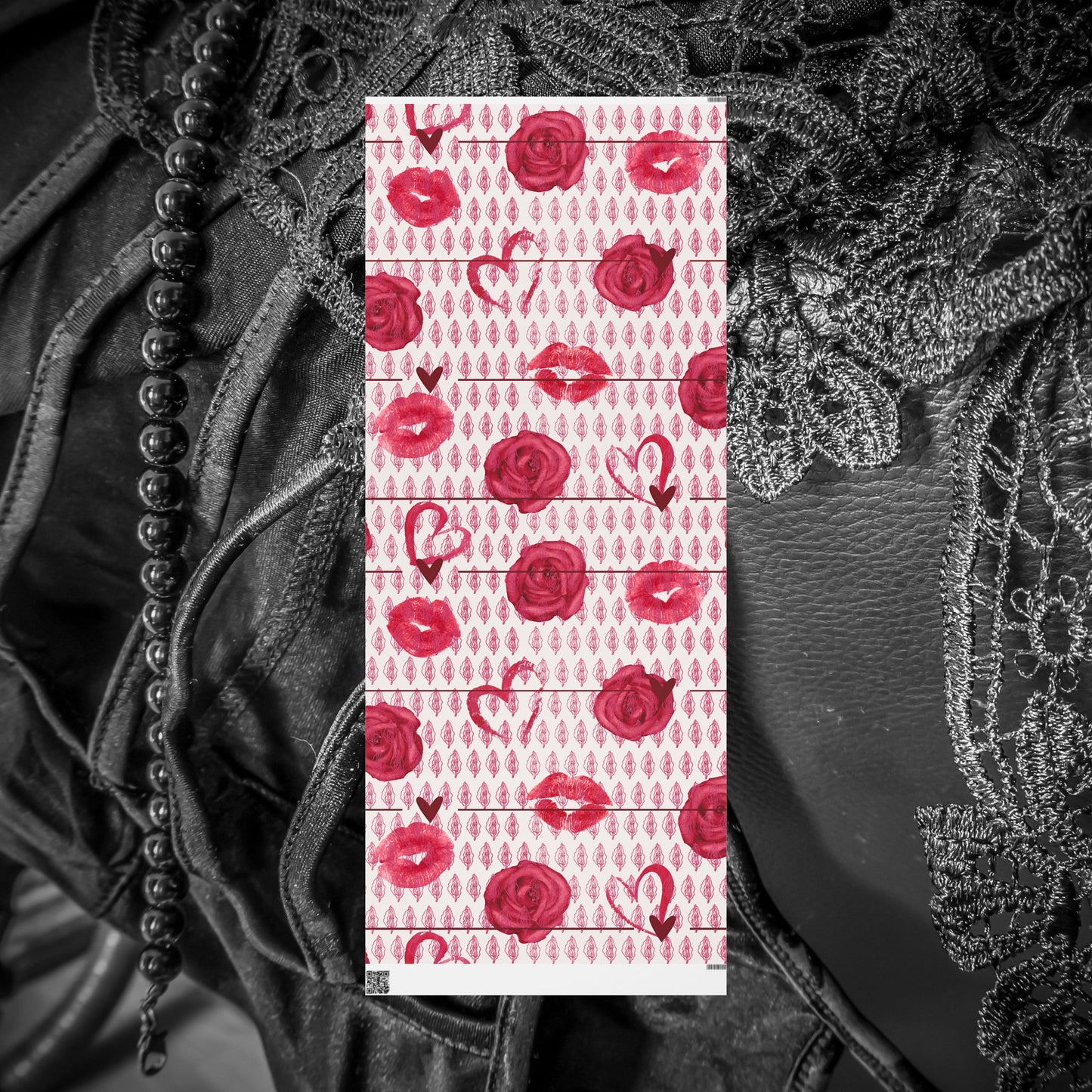 Chic Vagina Heart & Roses Gift Wrap, Naughty Paper, Psssy Love Present