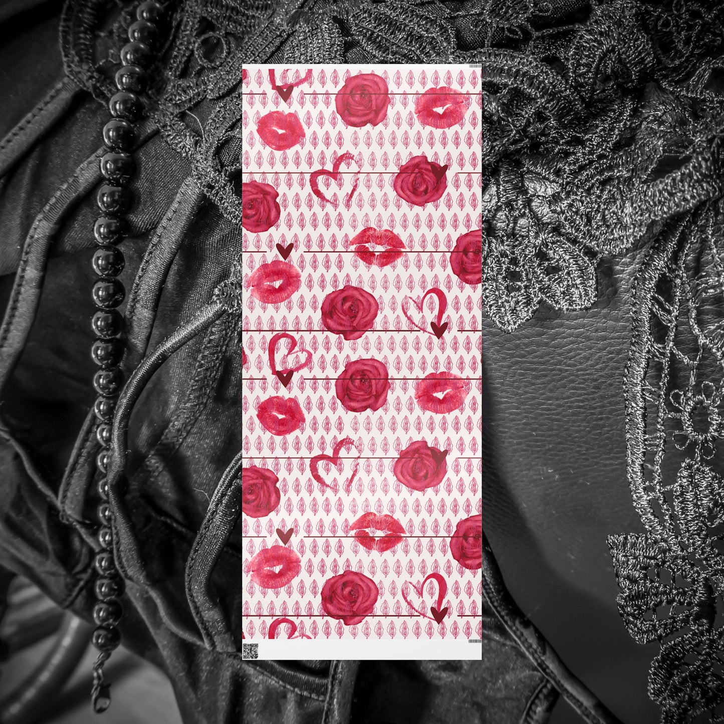 Chic Vagina Heart & Roses Gift Wrap, Naughty Paper, Psssy Love Present